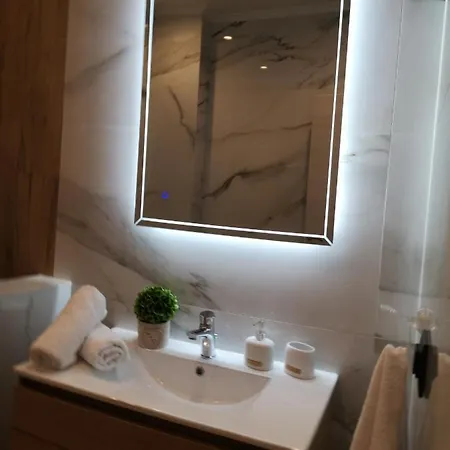 Sunny Holidays Apartament *