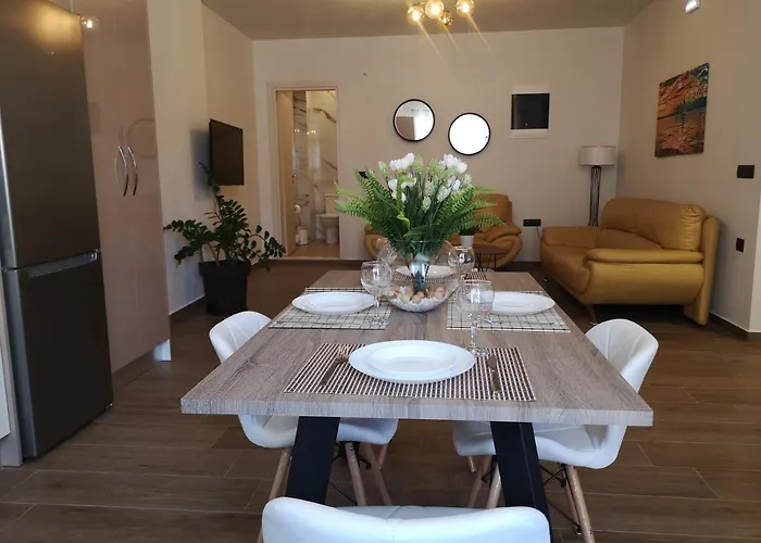 Sunny Holidays 公寓 Kremastí