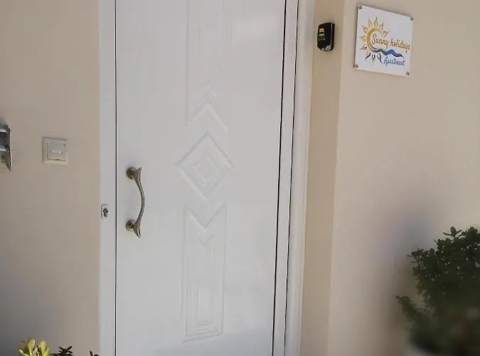 Sunny Holidays 公寓 *