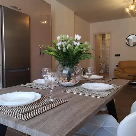 Sunny Holidays Apartamento
